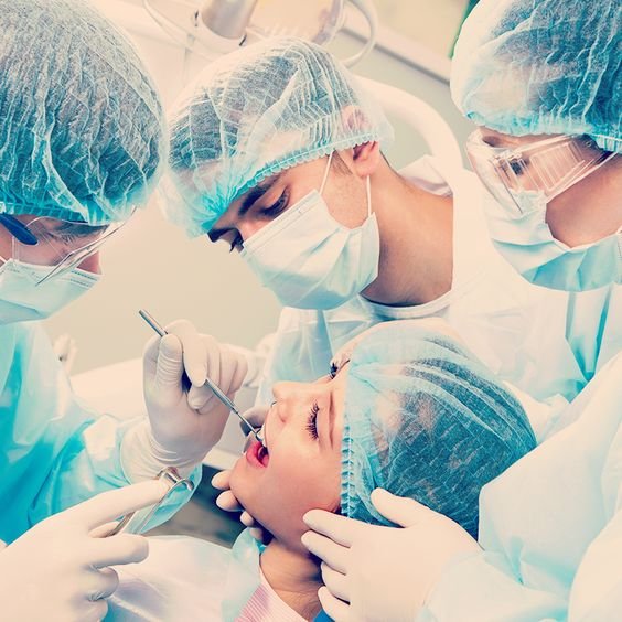 consultation preoperatoire implant dentaire